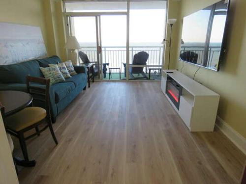 Downtown Myrtle Beach House | 2 Story Direct Oceanfront Penthouse- Sandy Beach Resort 1116- Sleeps 6!