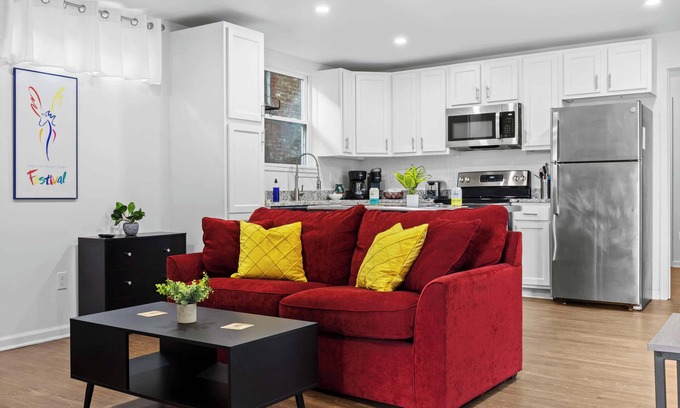 Phoenix Hill Apartment | 2-UNIT Eco Container Stay for Couples & Small Fam!