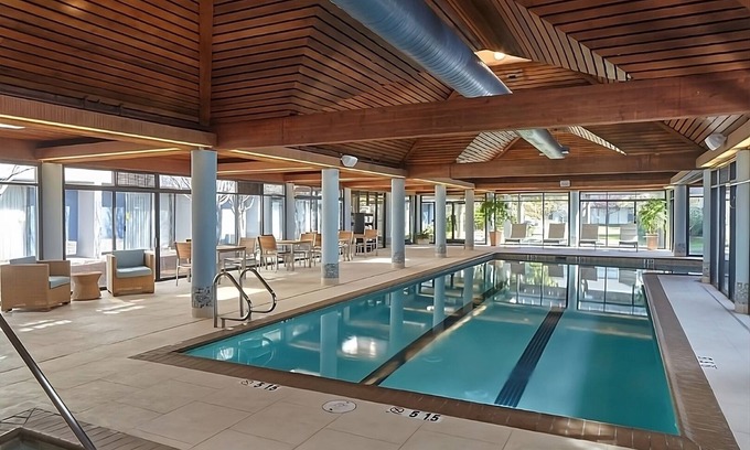 Berkeley Hotel | 2 Units | Bay Area Hotel Stay with Pool & Free Parking