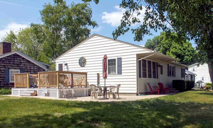 Snug Harbor House | 2024 ~ NOW BOOKING SUMMER WEEKS ~ Snug Harbor - Great Family Getaway!