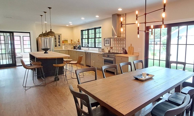 Lakeside House | 2026 Open Stunning home w/Private Association Beach 2 Screened Porches