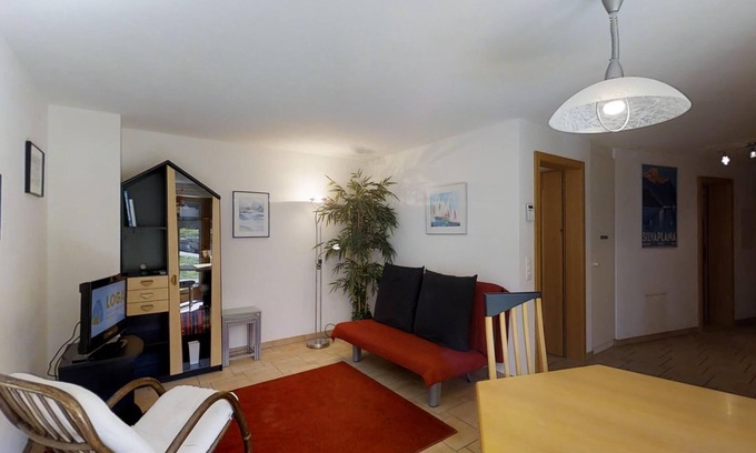 Silvaplana Apartment | 2½-room apartment on the ground floor, 53m2.