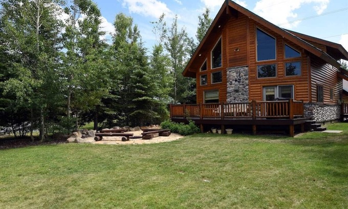Island Park Cabin | 23 Miles to Yellowstone! | Hot Tub | Garage