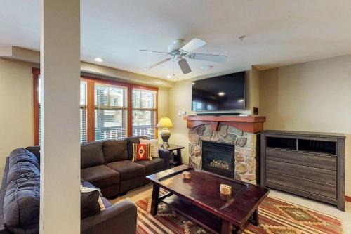 Salt Lake Mountain Resorts Apartment | 2307- Two Bedroom Den Deluxe Eagle Springs East Hotel Room