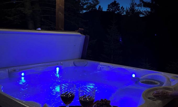 Guadalupita House | 25%off-HotTub-Fire Pit-AngelFire Stunning Mountain View’s