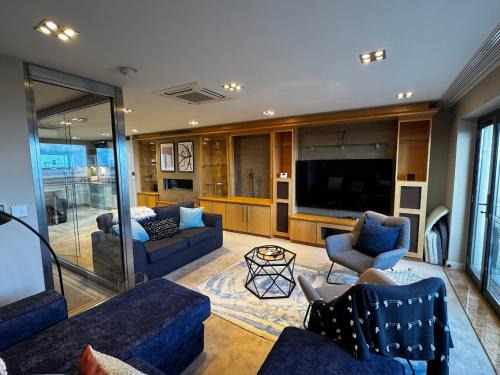 Castle Apartment | 26 St Christophers court