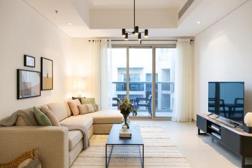 Jumeira 3 Apartment | 2BR API 1000 Community View Jumeirah
