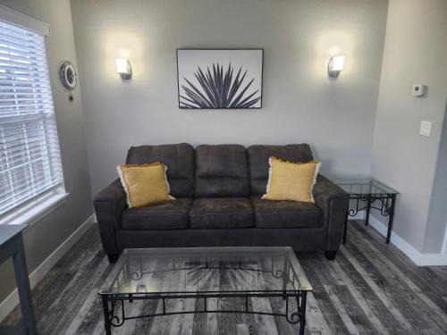 Downtown Branson Apartment | 2BR Cozy Condo - Located at Fall Creek Resort - FREE TICKETS INCLUDED - FC 53-5