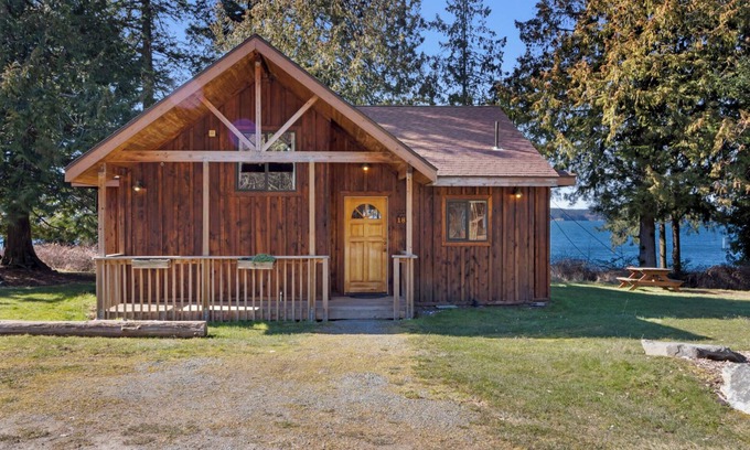 Eastsound Cabin | 2BR Ocean View Cabin - 1 min walk to world class beach!