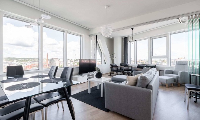 Tampere Apartment | 2ndhomes Nokia Arena Silta Apt.