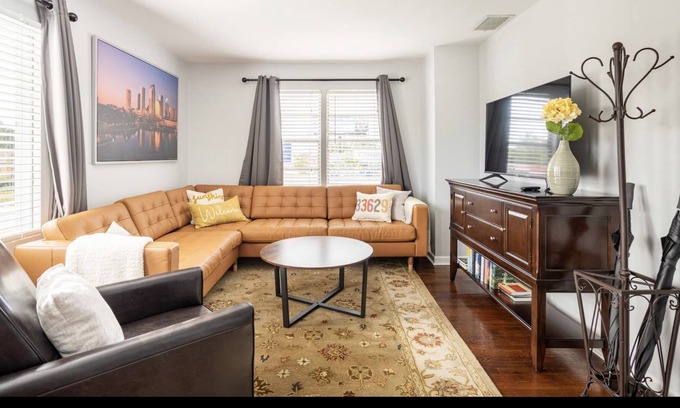 Virginia Park Apartment | 3 BD Maisonette - South Tampa - Central Location