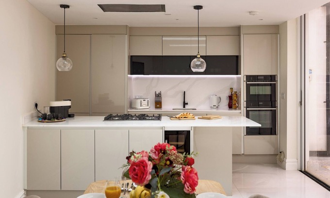 Kilburn House | 3-BDR Stunning LUX Villa & Parking Central London