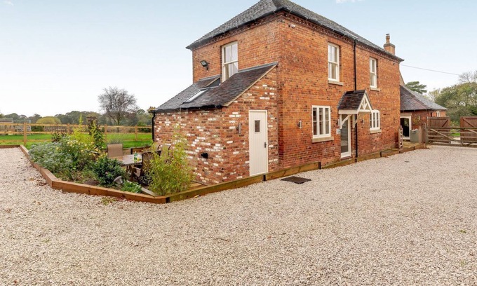 Dalbury Lees Cottage | 3 bedroom accommodation in Longford, near Ashbourne