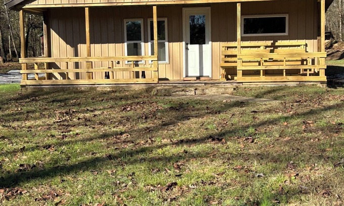 Combs Cabin | 3 bedroom cabin in Combs AR Mill Creek Rd .Closest rental to the Trailhead.