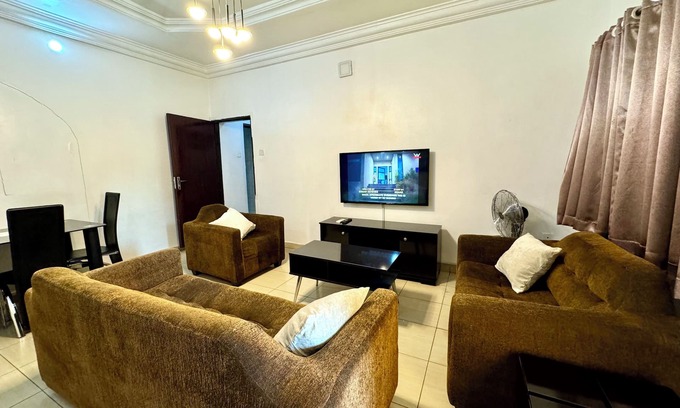 Utako Apartment | 3 BEDROOM FLAT at UTAKO ABUJA. 24hrs LIGHT, WIFI & KITCHEN