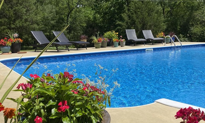 Murfreesboro House | 3 Bedroom Home Pool 2 Miles from Crater of Diamonds