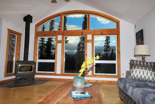 Healy House | 3 Bedroom Home with Amazing Views 11 mi from Denali