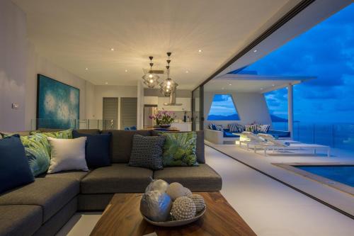 Moo 5 Villa | 3 Bedroom Luxury 5 Star Seaview Villa Dahlia