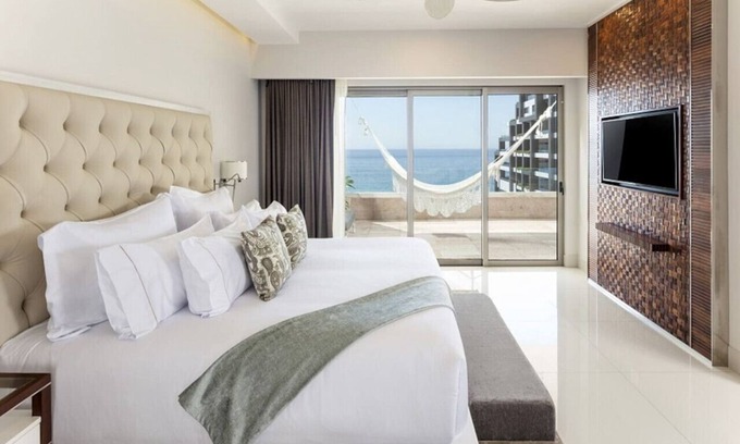 Cabo San Lucas Resort | 3 Bedroom Oceanfront Suite
