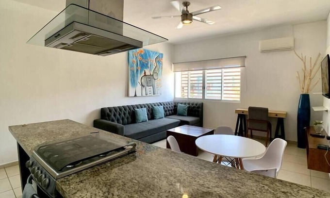 Diaz Ordaz Condo | 3 blocks to the beach ! Strong Wifi + Pool!