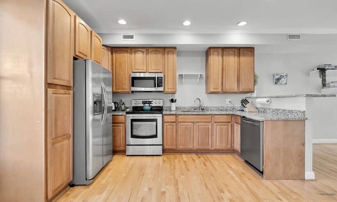 Eckington House | 3-BR DC Townhome Getaway Close to It All