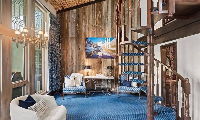 Snowmass Village Apartment | 3 BR Penthouse w Hot-tub -mountain Views