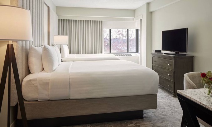 Capitol Hill Hotel | 3 Convenient Suites Near Dining & Historical Landmarks | Pet Friendly Stay!