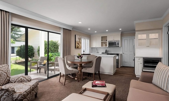 Napa Hotel | 3 Family-friendly Suites Near Trancas Crossing Park! Pool, Onsite Golf Course!