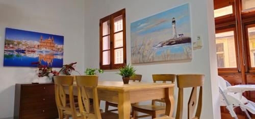 Sliema Villa | 3 Floors Villa on Promenade 4 bedrooms 3 bathrooms VR