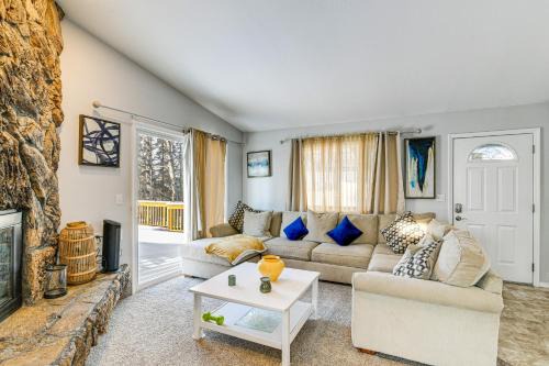 Spenard Apartment | 3 Mi to Dtwn Apt with Shared Sauna in Anchorage