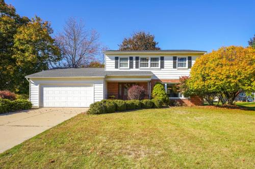 Jackson House | 3 Mi to Dtwn Home with Fire Pit and Yard in Jackson