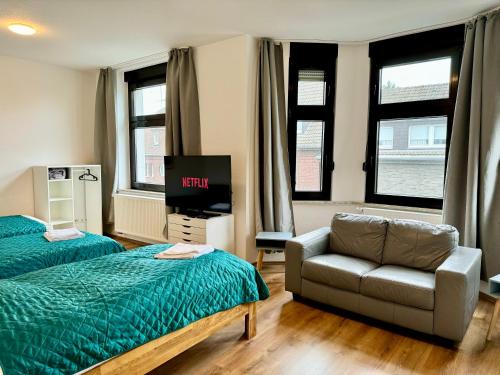 Rheinhausen Apartment | 3 Rooms, free Parking, 25 min to Düsseldorf, 200 Mbps WLAN