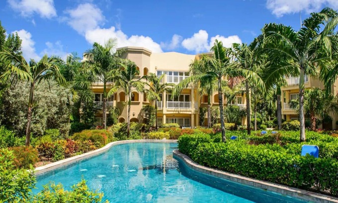 Cotton Ground House | 3 Spacious Spaces w/ Beachfront Accommodation! Comes w/ FREE Parking and Pools!