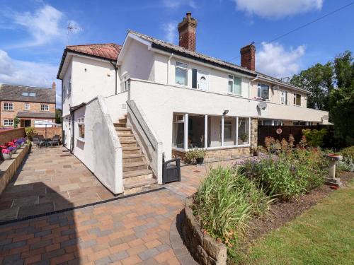 Ripley House | 3 Springhaven