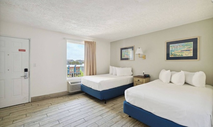 Panama City Beach Hotel | 3 Stunning Ocean/Gulf Suites! Outdoor Pool Access, BBQ Area & Free Parking!