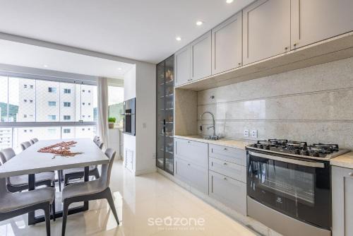 Centro Apartment | 3-suite apt 280m from sea in Itapema – VGA1002