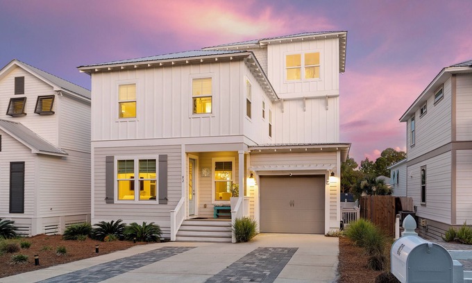 Lakeside at Blue Mountain Beach House | ☀️30A-4 Bikes-Close to Beach-Cool Breeze
