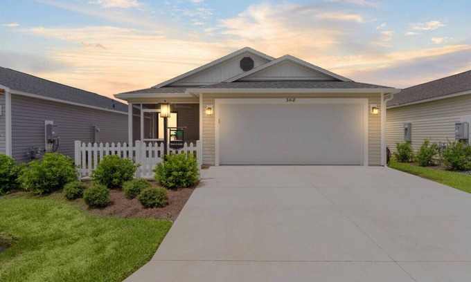 Wildwood House | 3418 Possehl Place - Deluna