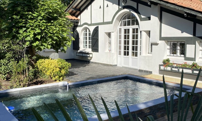 Andernos-les-Bains Ski Chalet | 350m from Betey's beach- House for 9 with a pool