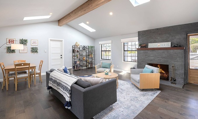 Del Rey Oaks House | 3849 La Vista Portola 4 Bedroom Home by Redawning