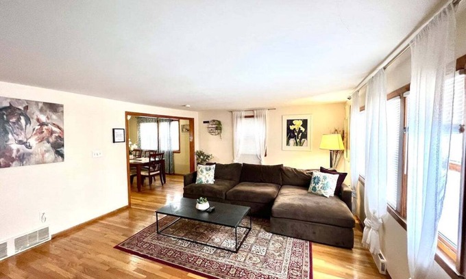 Waltham Apartment | 3bd/1ba apartment with parking 2326