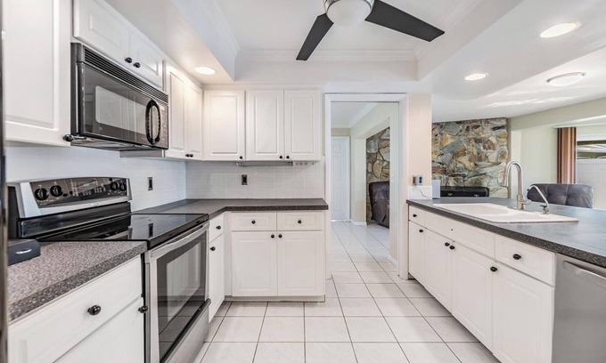 Shore Acres House | 3Bd/2Ba Home w/Private Dock & Free Boat Parking