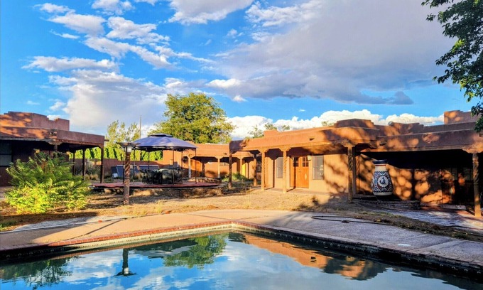 Corrales Villa | 3BR 2.5Bath Villa in Corrales/Rio Rancho NM central AC/heat,LG pool,free parking