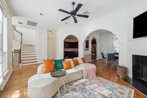 Washington Ave./ Memorial Park House | 3BR 3Ba Home l Spacious l Walkable l Washington Ave