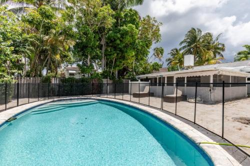 Lake Worth House | 3BR Beach Getaway with Pool, Bikes & BBQ