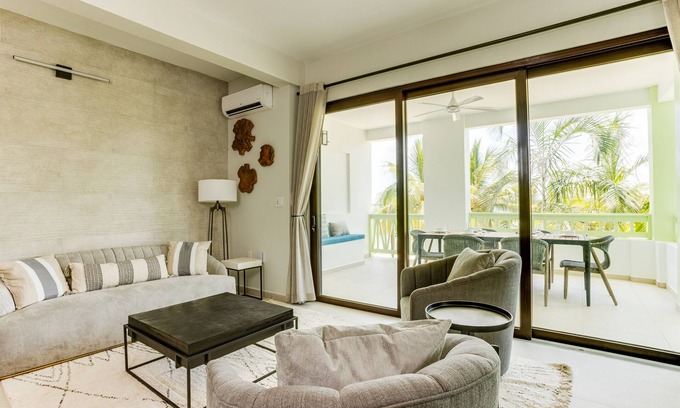 Cocoplum Condo | 3BR Condo: Elevated Views, Pool, Sleeps 6, 121