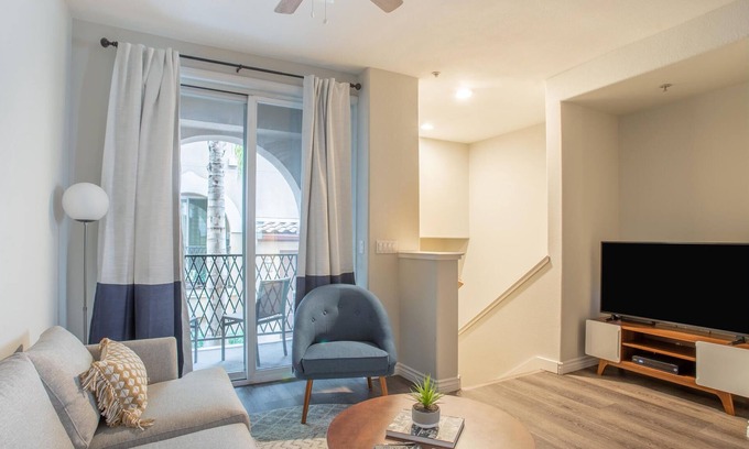 Milpitas Apartment | 3BR Condo in Milpitas + Parking