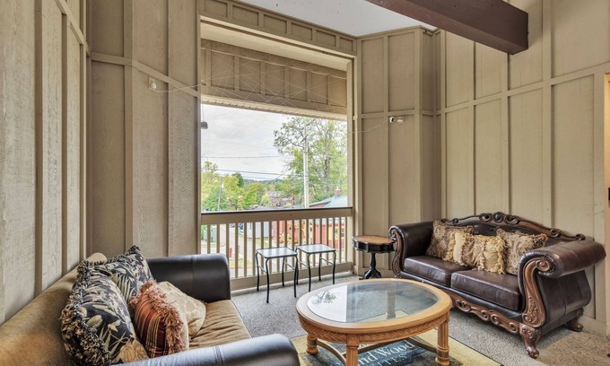 Nashville Condo | 3rd Floor Back Side Penthouse Suite - 307 by Grand Wood Suites