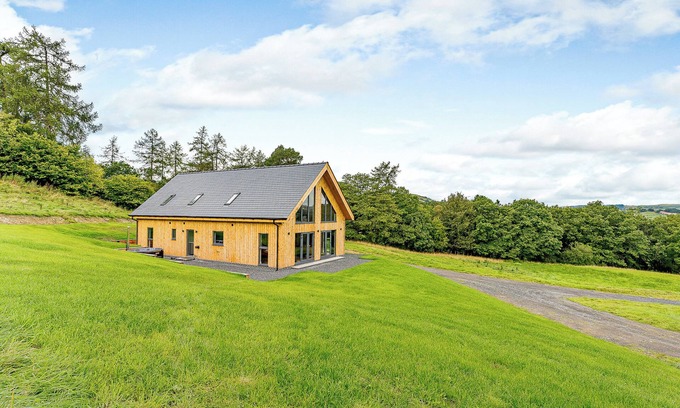 Carno Cottage | 4 bedroom accommodation in Carno