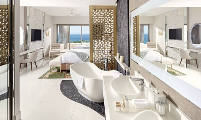 Centro Resort | 4 Bedroom Designer Loft with Panoramic Ocean Views